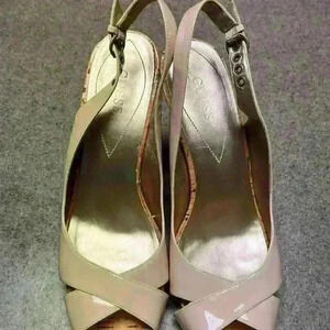 GUESS high heel peep toe heels  Size 9M